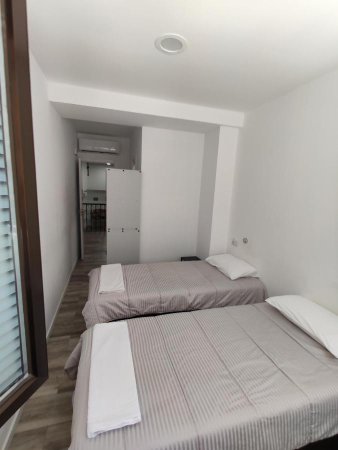 Twin Room Private Bathroom