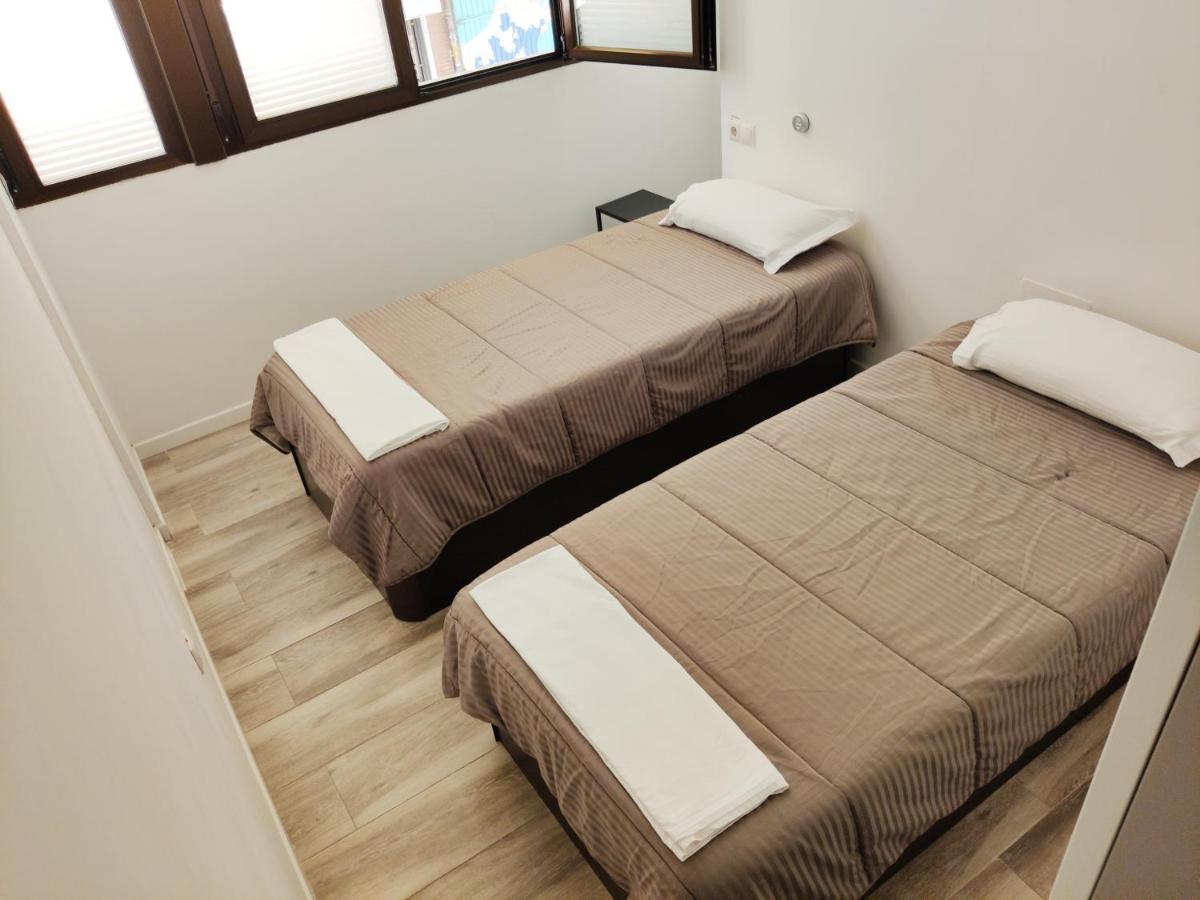 Twin Room Private Bathroom