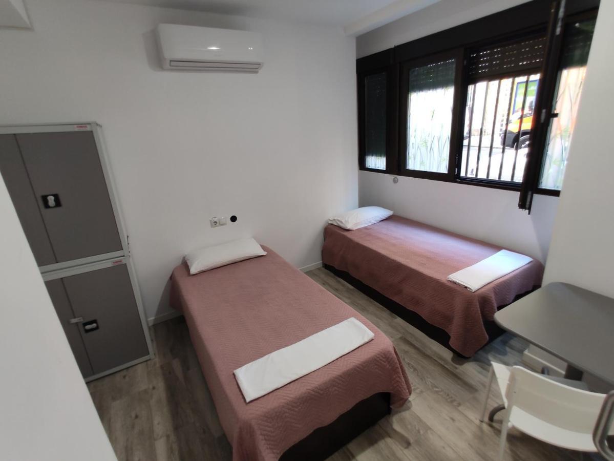 Twin Room Private Bathroom