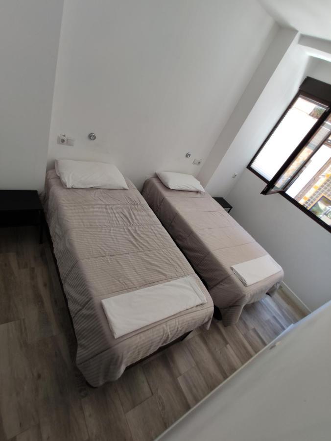 Twin Room Private Bathroom