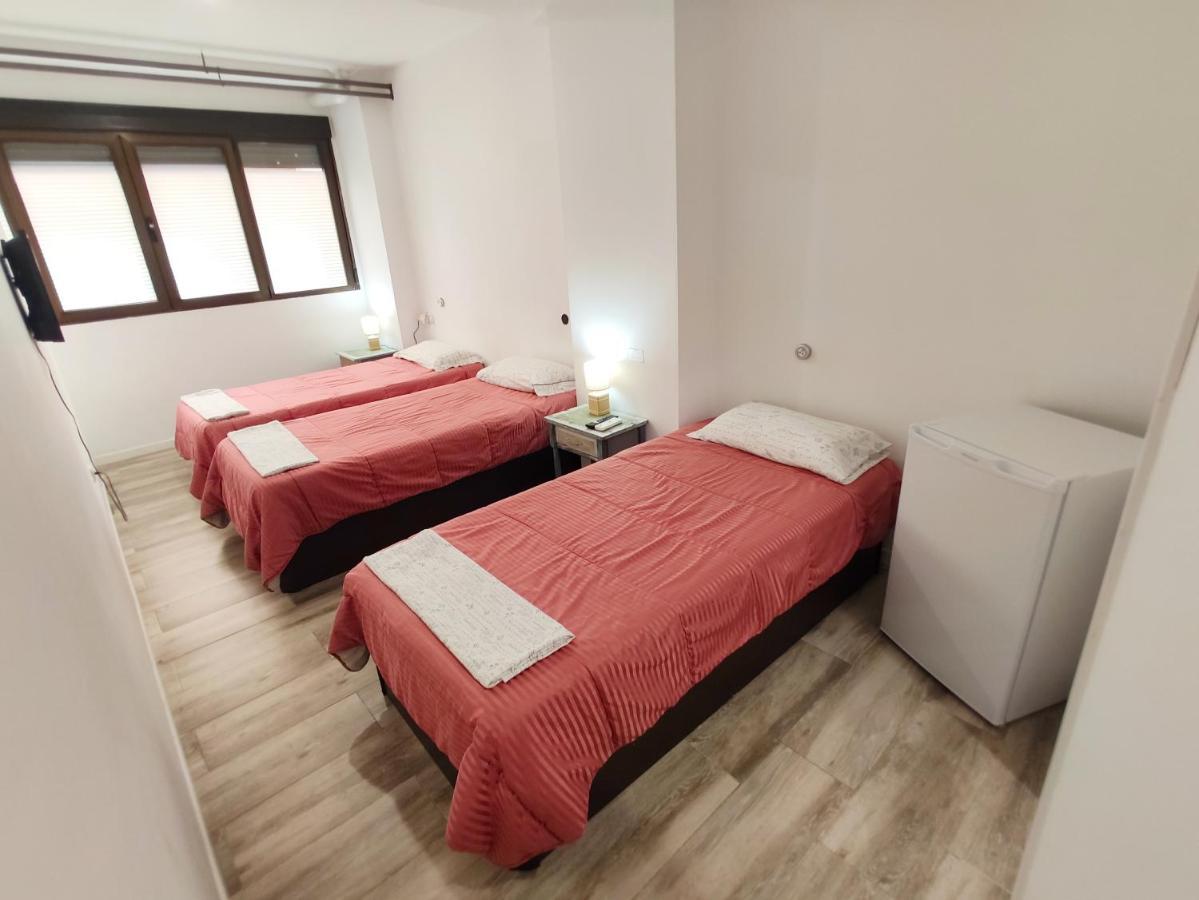 Triple Room Private Bathroom