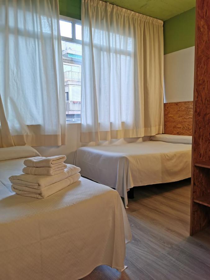 Twin Room Private Bathroom