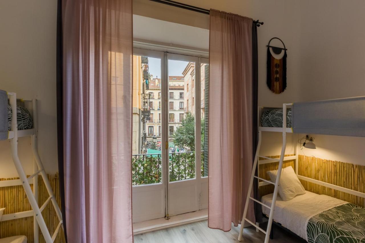 Bed 6-Bed Dormitory Room