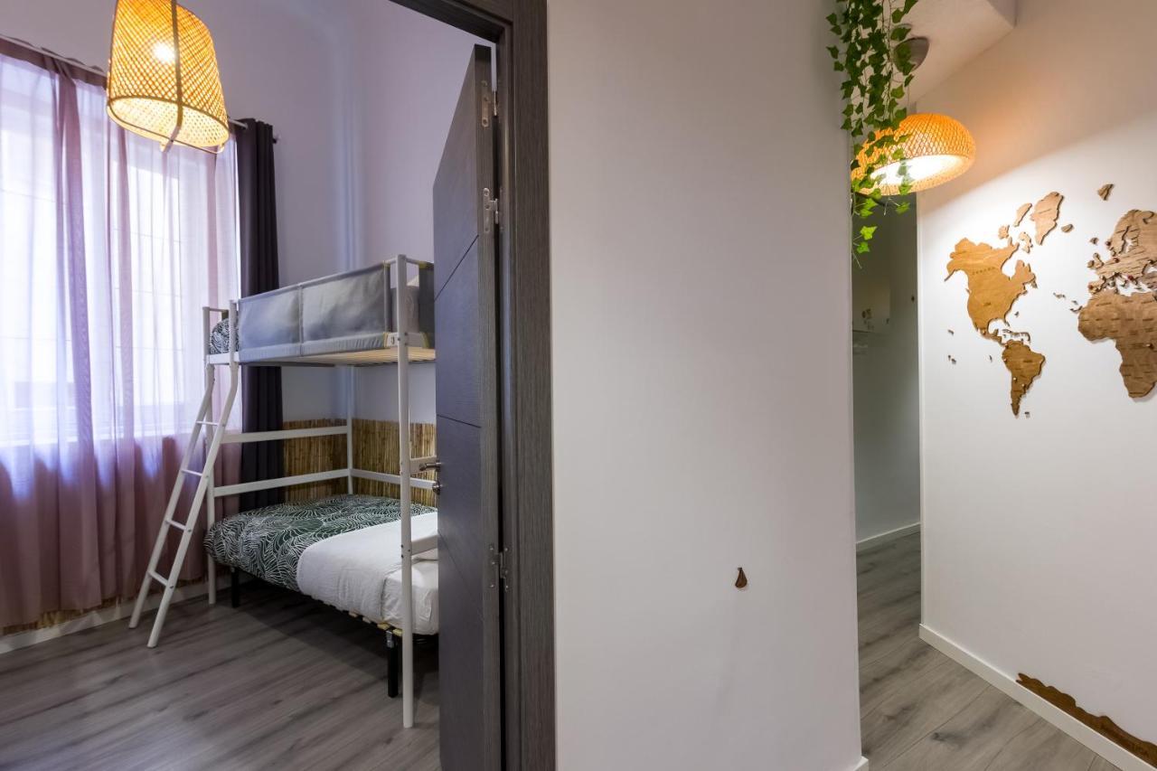 Single Bed 4-Bed Dormitory Room