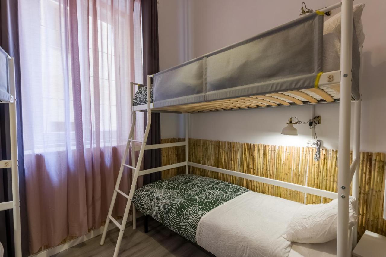 Single Bed 4-Bed Dormitory Room