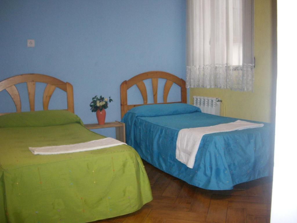 Standard Twin Room with Shared Bathroom,11993659:JPEG