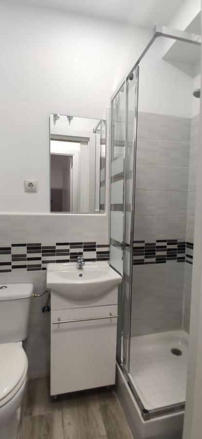 Twin Room Private Bathroom