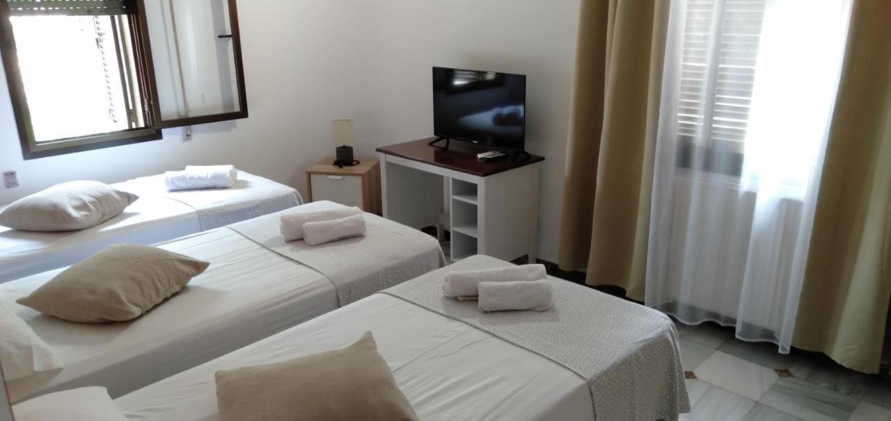 Basic Triple Room