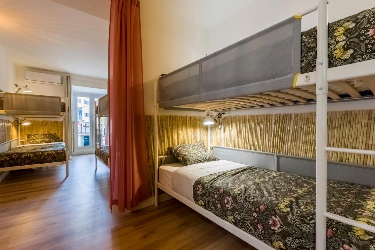 Bed 8-Bed Dormitory Room