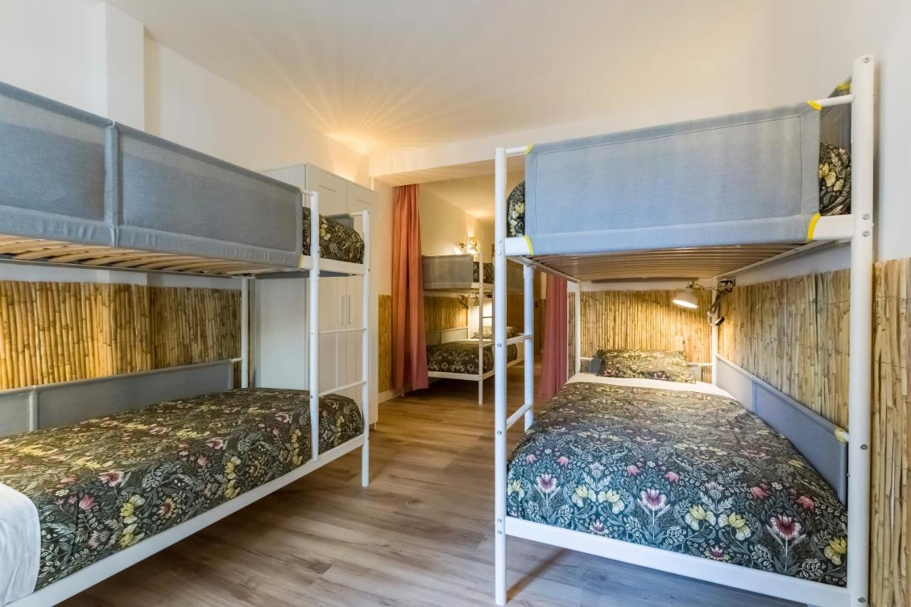 Single Bed 10-Bed Dormitory Room