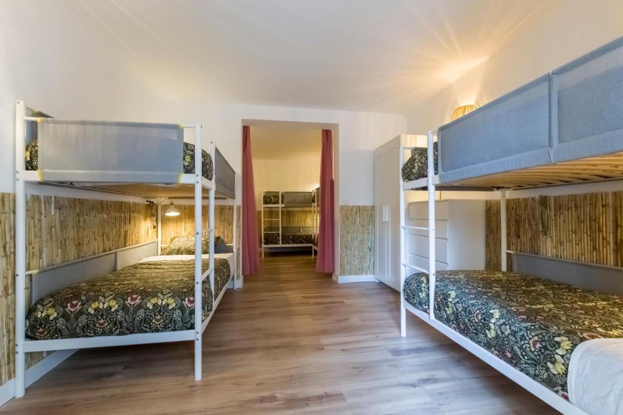 Single Bed 10-Bed Dormitory Room