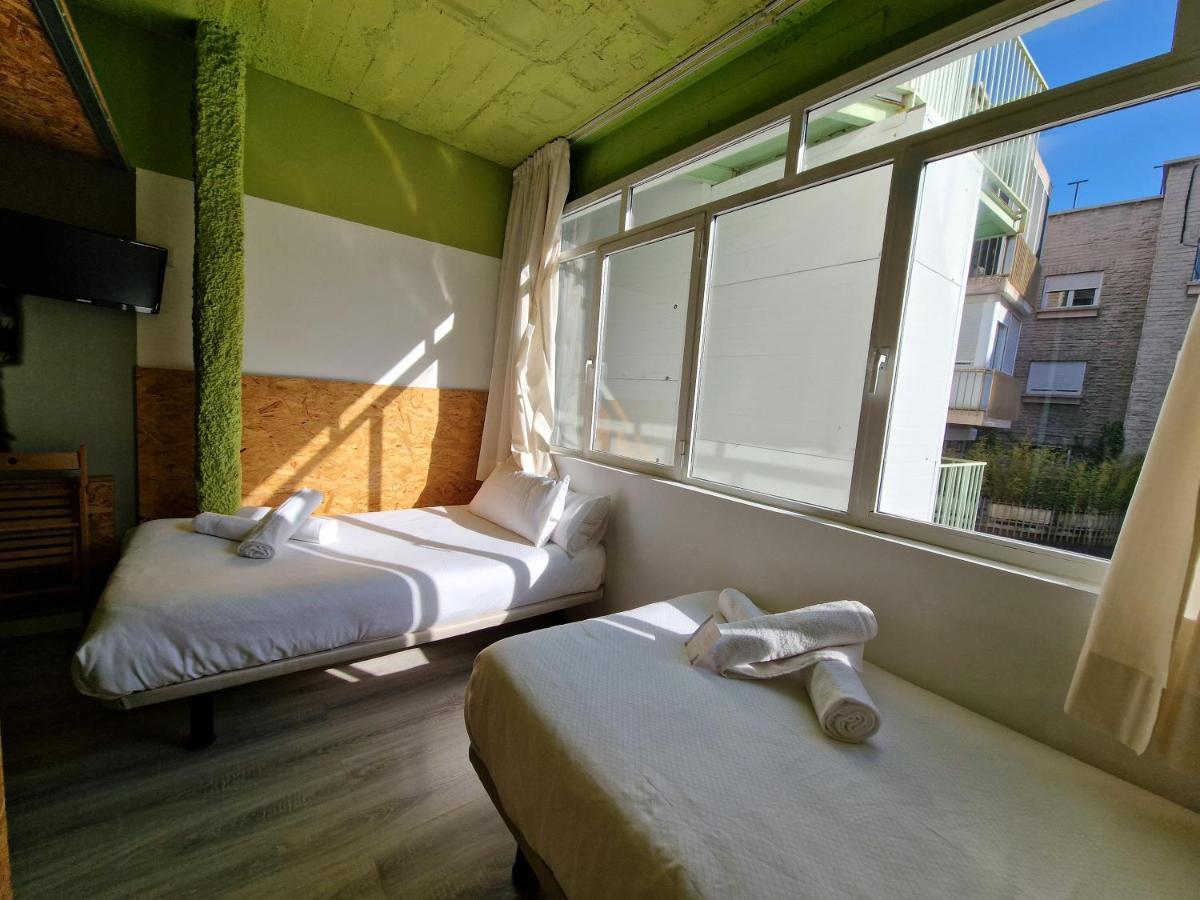 Twin Room Private Bathroom