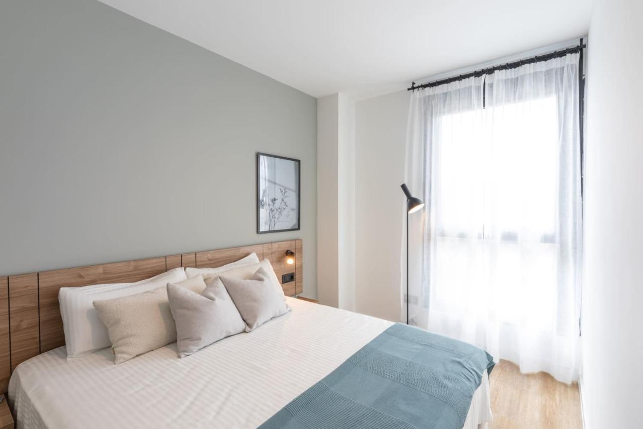 One-bedroom apartment a partially accessible bathroom