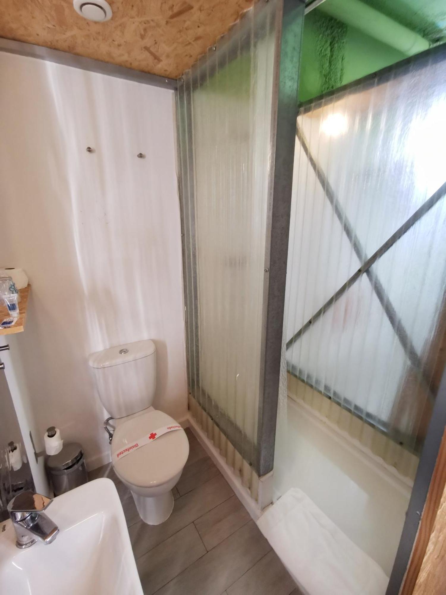 Twin Room Private Bathroom