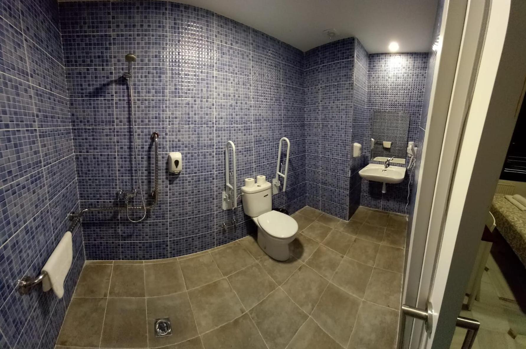 Double Room Private Bathroom