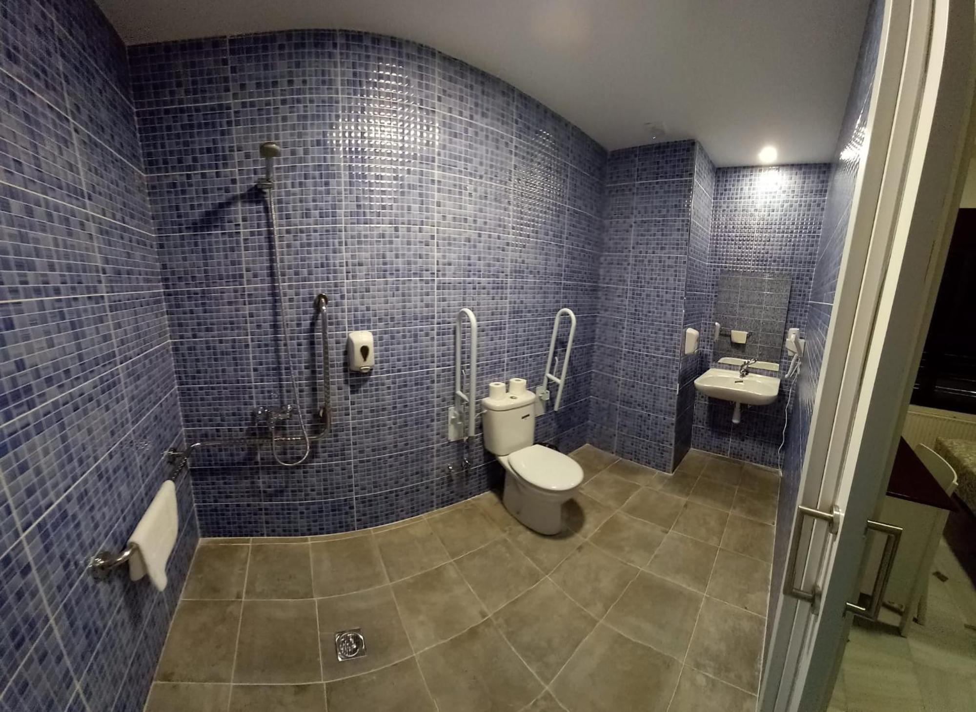 Double Room Private Bathroom