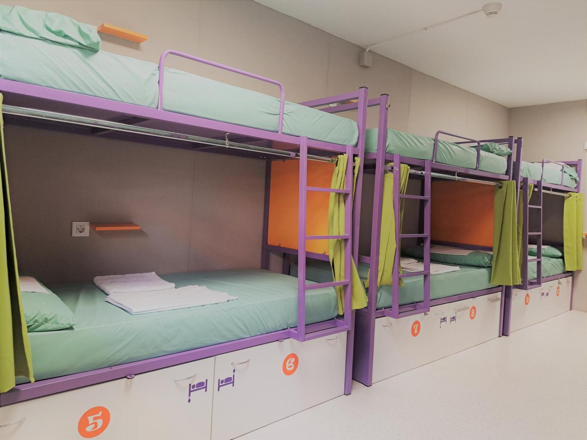 Bed 12-Bed Mixed Dormitory Room