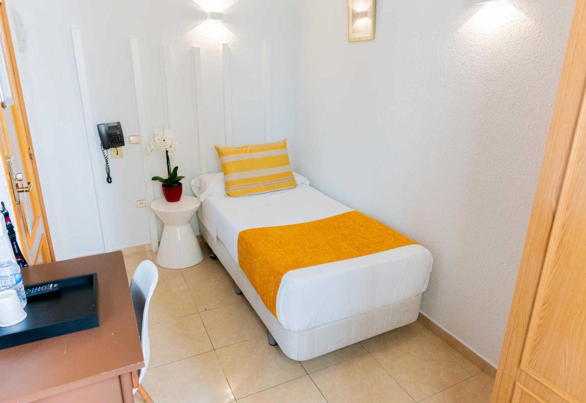 Single Room Private Bathroom