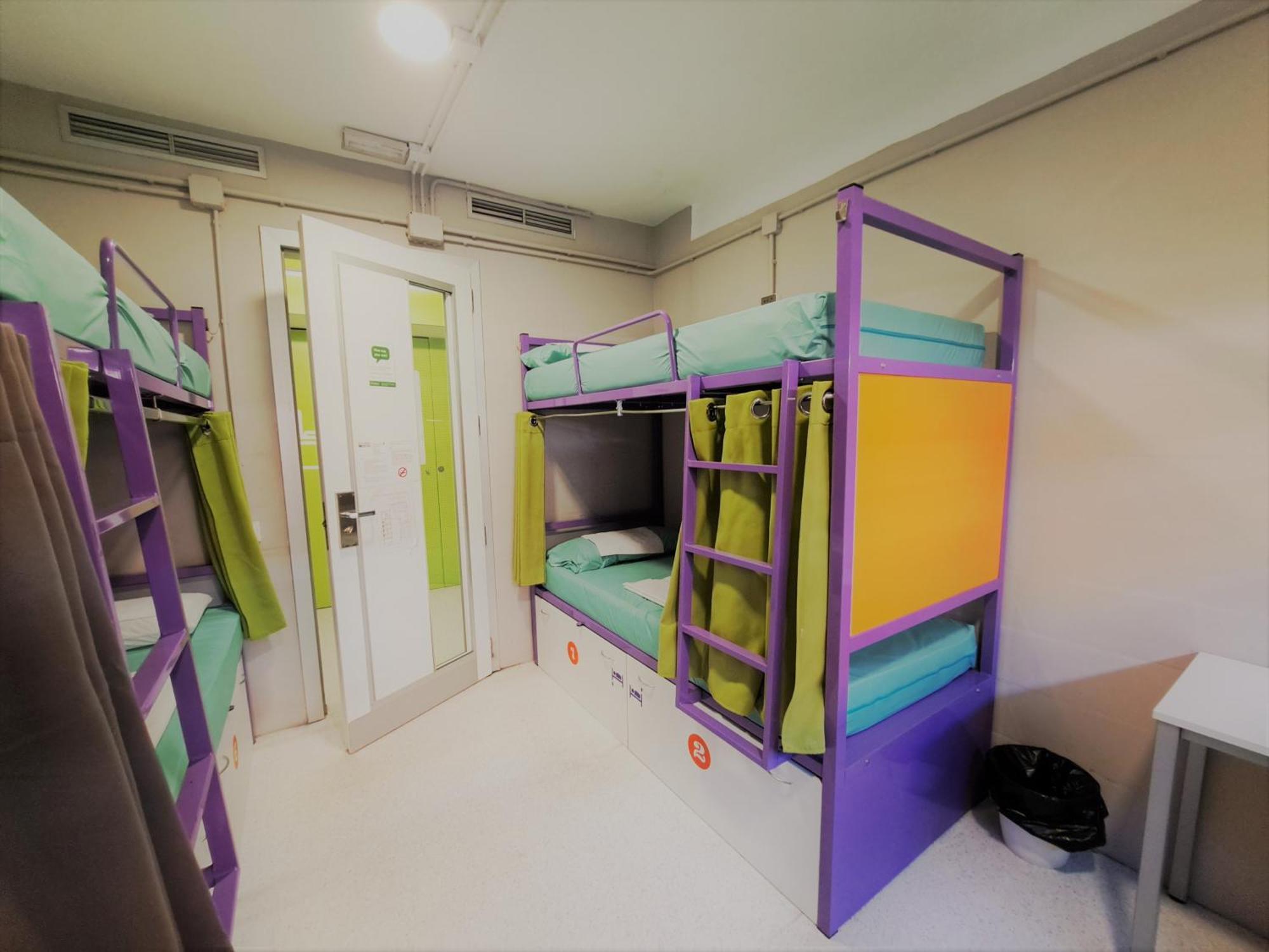 Bed 4-Bed Mixed Dormitory Room