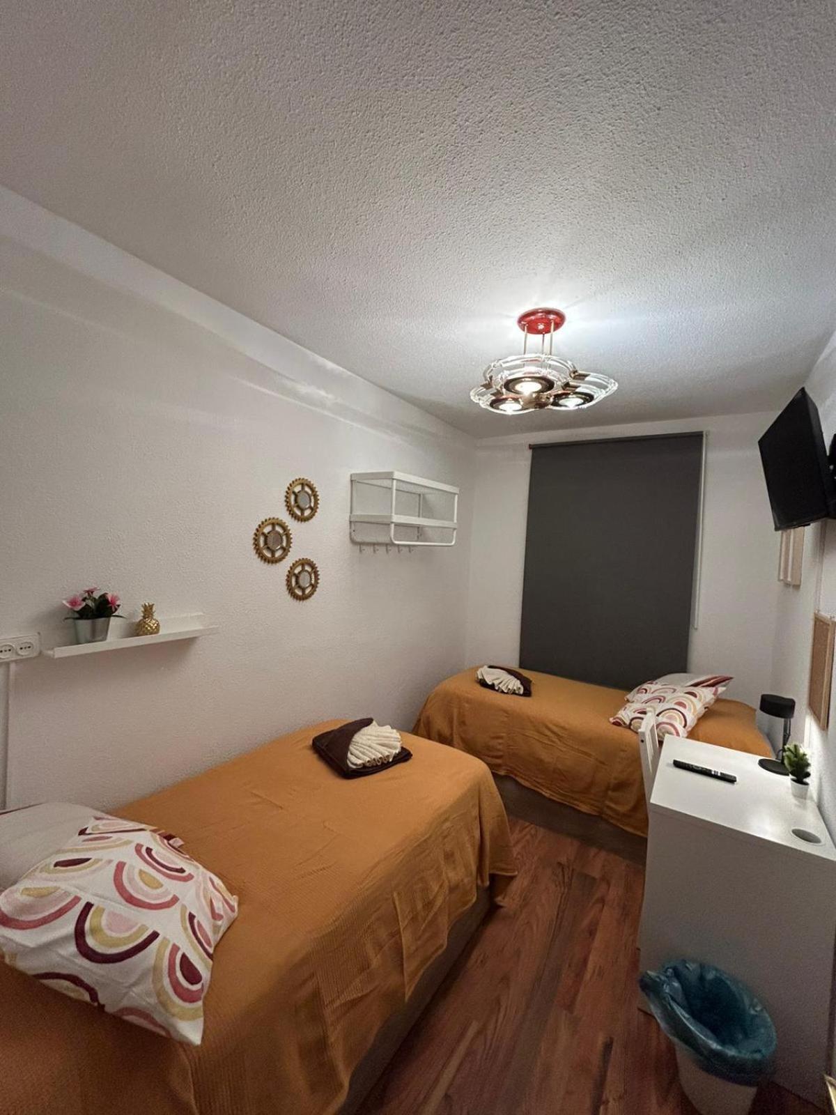 Twin Room,1627083602:JPEG