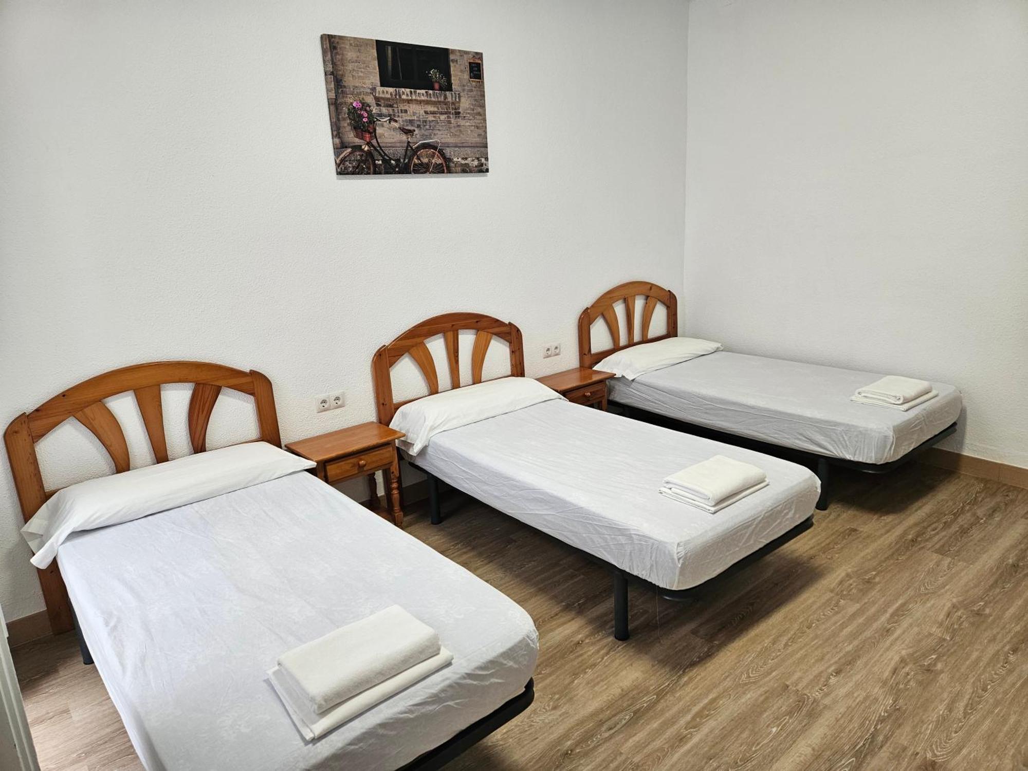 Basic Triple Room,1717066323:JPEG