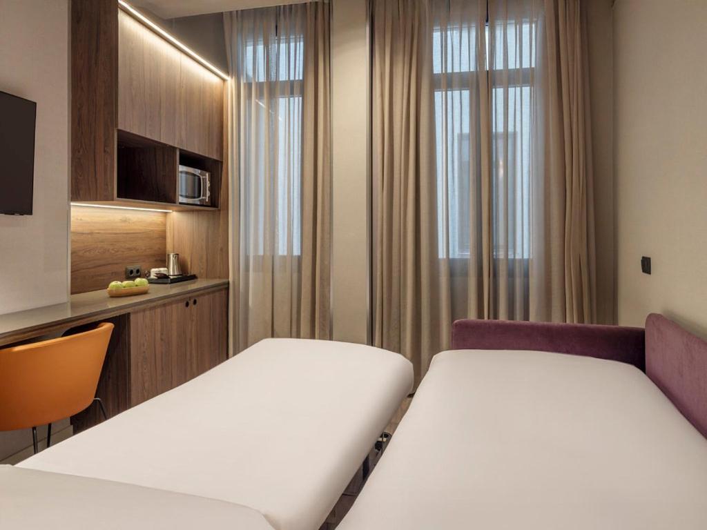Deluxe Family Suite