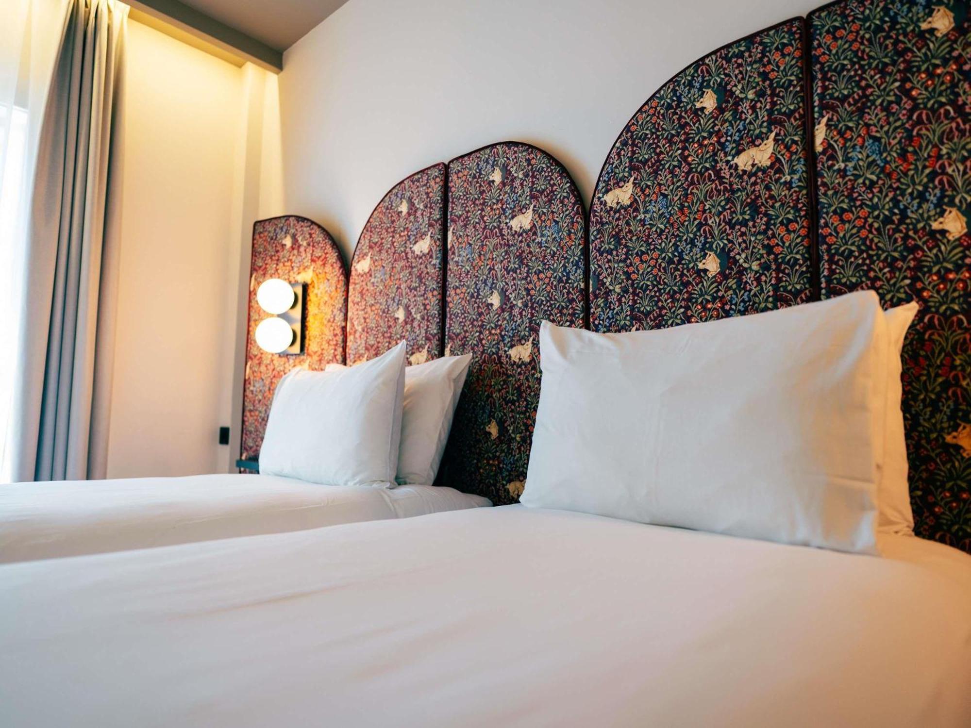 Standard room 2 single beds