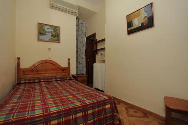 Double Room with Private Bathroom,643785324:JPEG