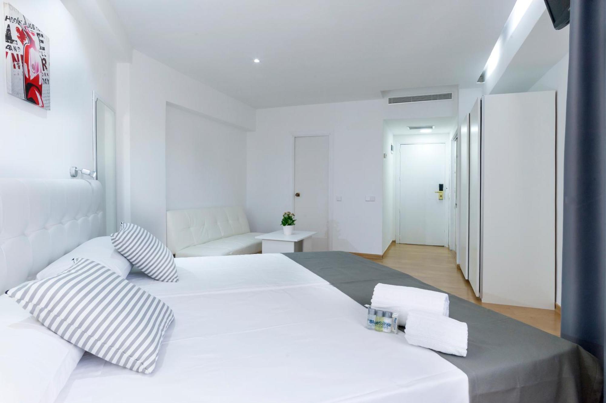 Superior Double Room,1479784544:JPEG