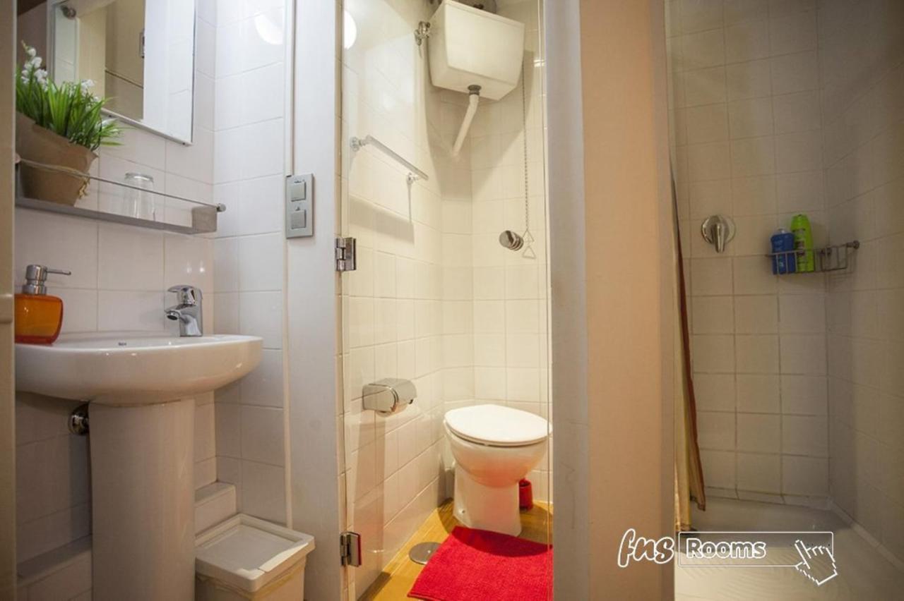 Single Room Private Bathroom