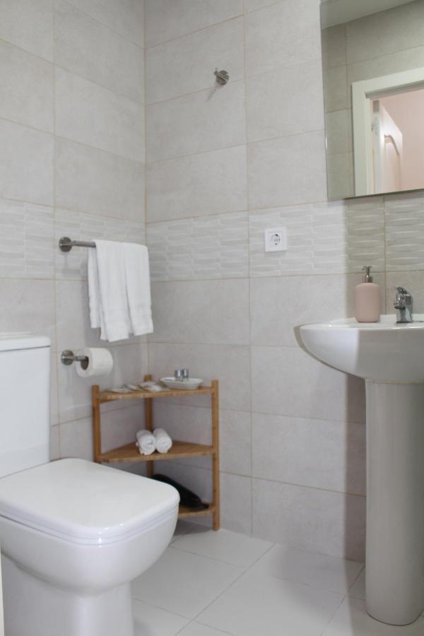 Habitación Estándar con cama grande y baño privado interior