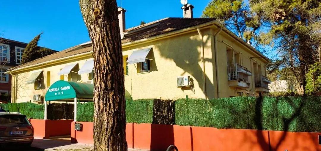Hostal Aravaca Garden-1