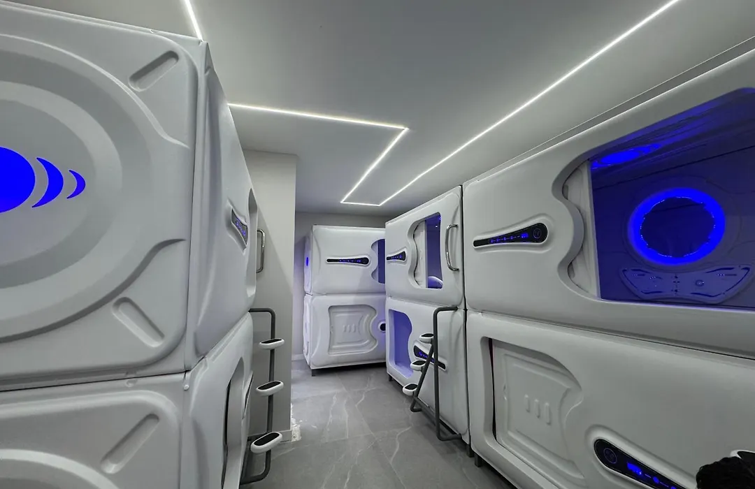 Hostel Space Capsule-1