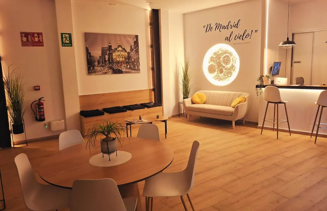 Capsule Inn Madrid-1