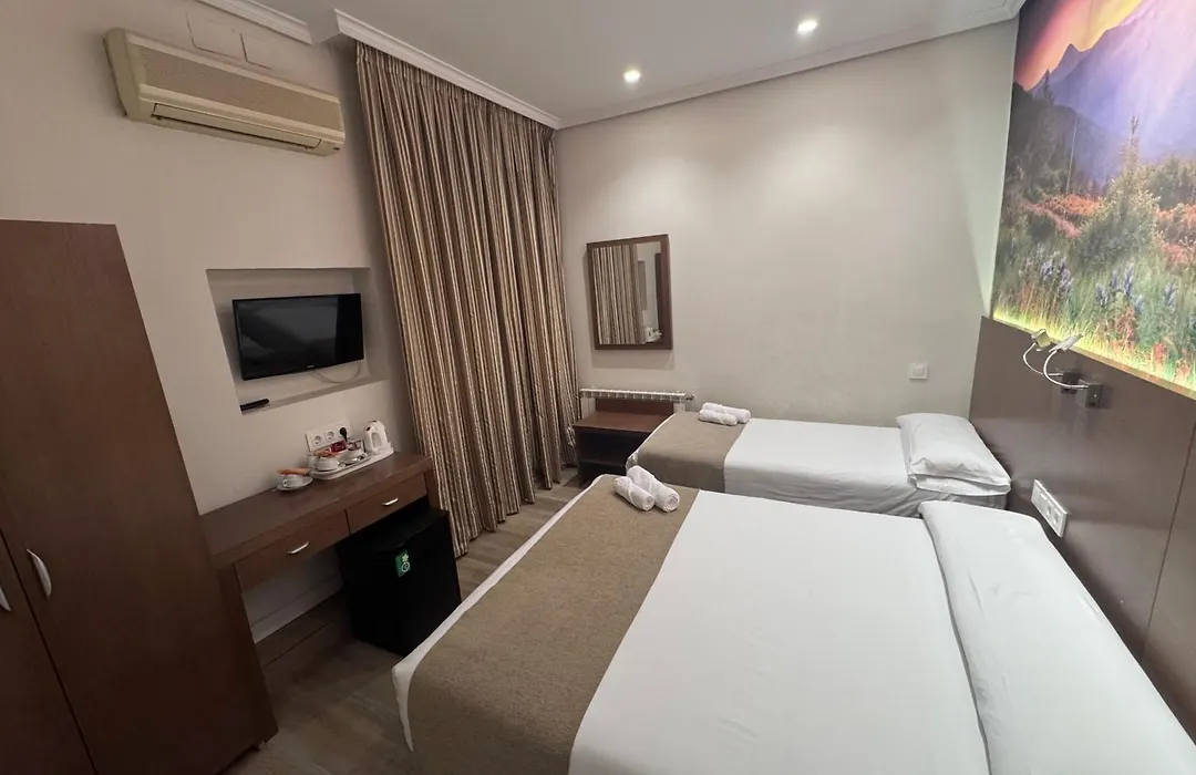 Hostal Atocha Almudena Martín-1