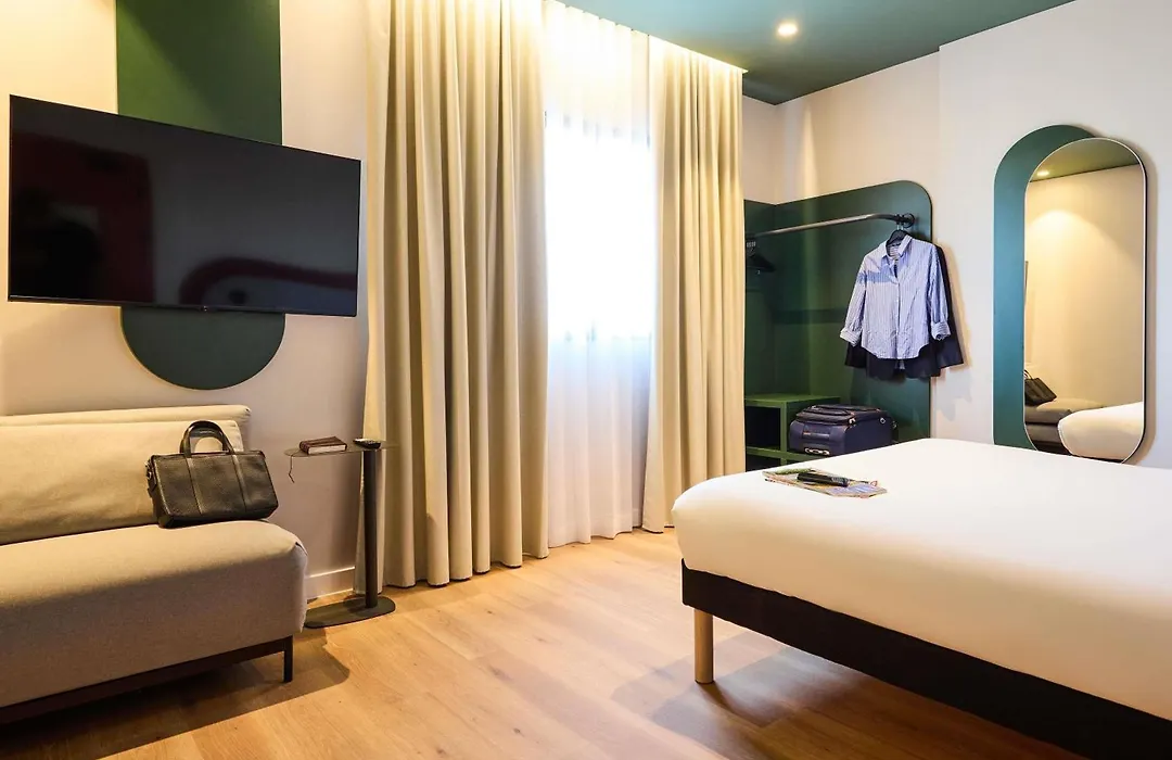 Ibis Styles Madrid Airport Valdebebas-1