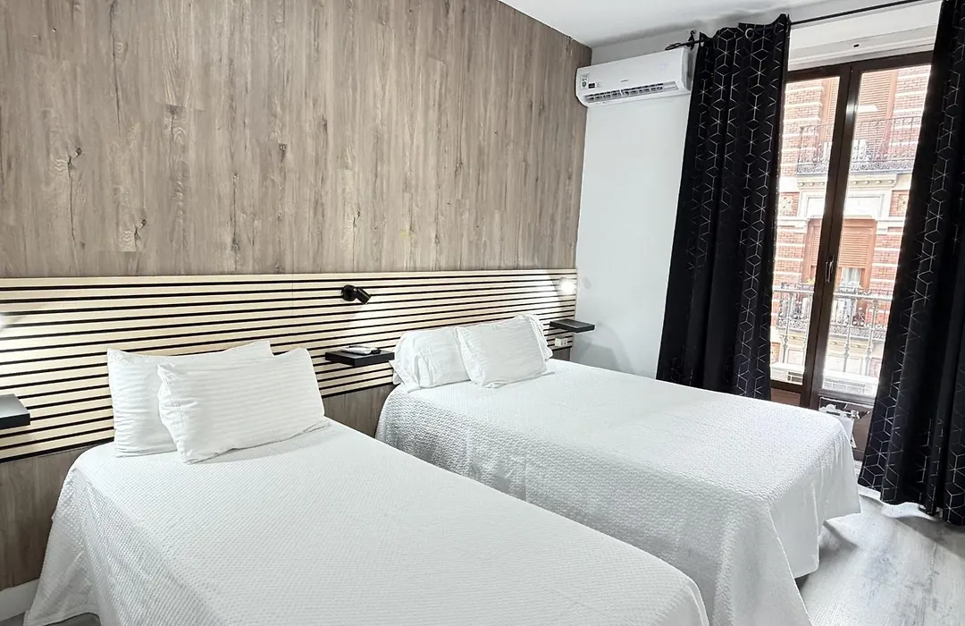 Apartamentos Day Madrid VALVERDE Centro Gran Via Sol Malasaña-1