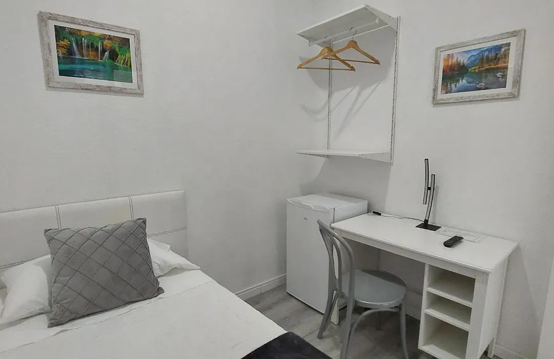 Habitación cerca centro de Madrid-1