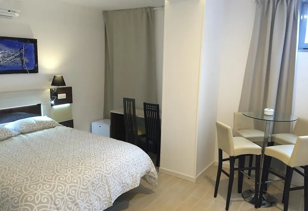 H Central Gran Vía Apartments Madrid-1