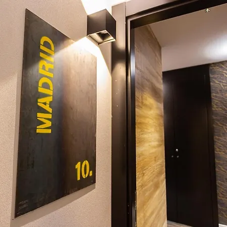 Fly Rooms Madrid Airport-2