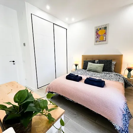 Madrid Private Rooms - Ferrer-3