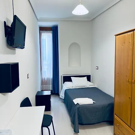 Hostal Conde De Alba-2