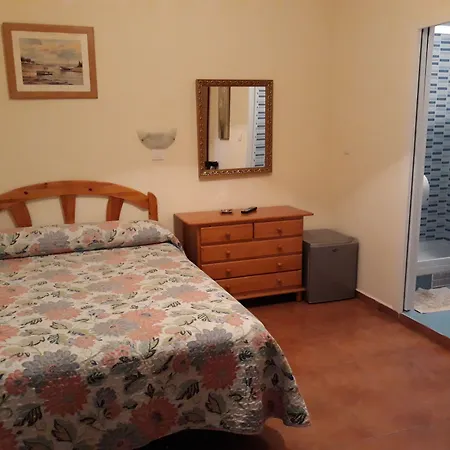 Hostal Fuentesol-3