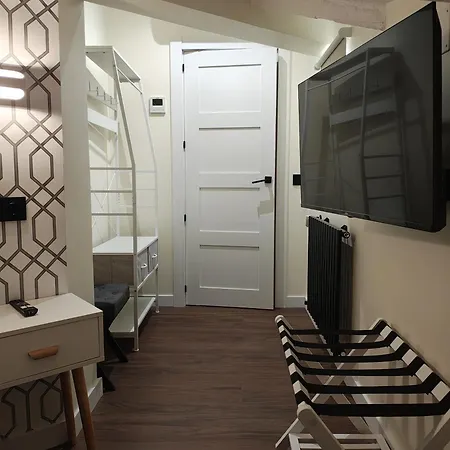 Hostal JQ Madrid 1-2