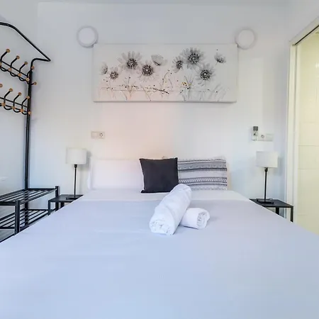 Ayz Ulises - Auto Check-In Property-3