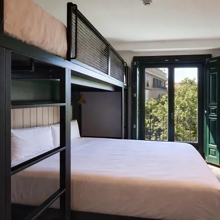 LATROUPE Prado Hostel-2