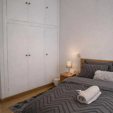 Madrid Room Sol Center-3