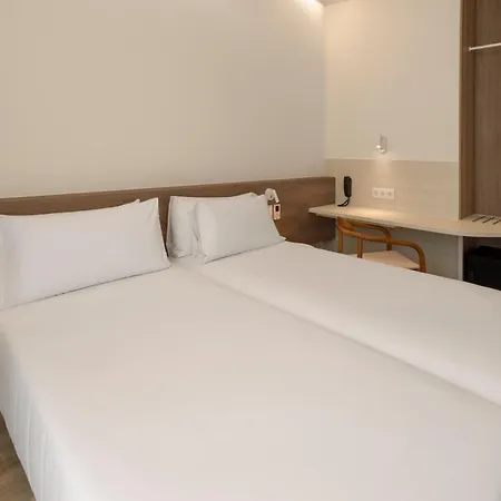 B&B HOTEL Madrid Vallecas Ensanche-3