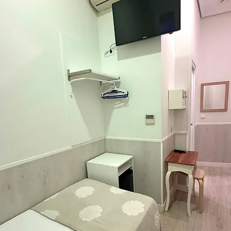 Hostal Madrid-3
