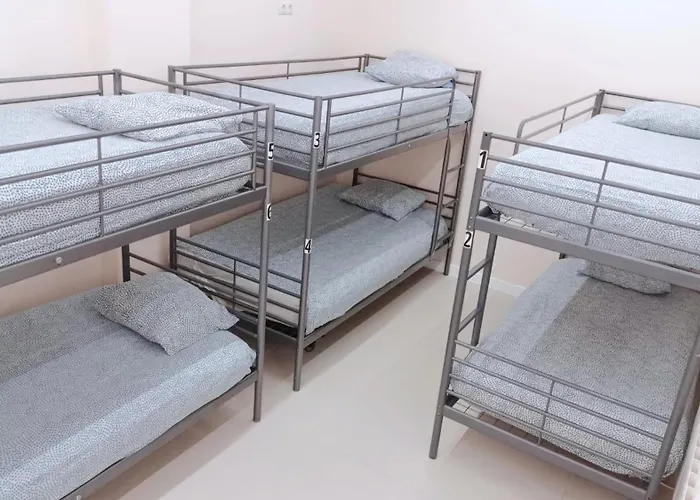 Hoteles Baratos MadridCasa Sofia